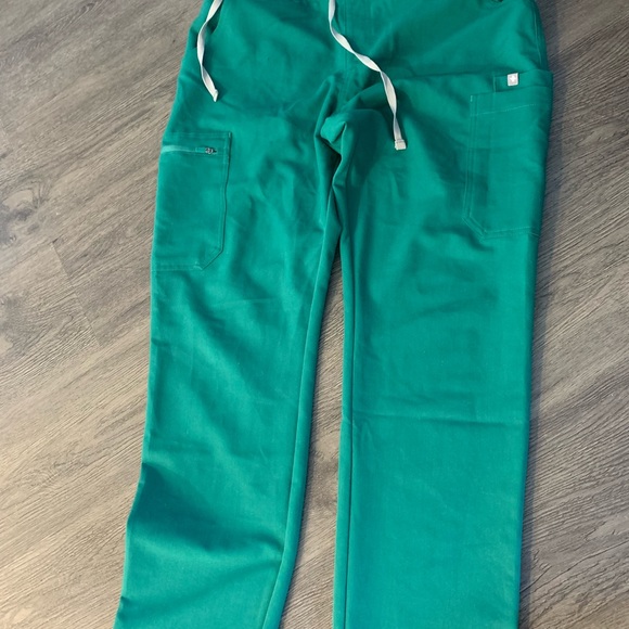 Yola skinny scrub pants x2 NWT. - Picture 3 of 3